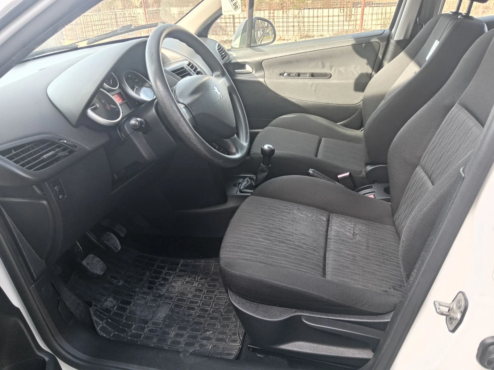 Peugeot 207 1.4i - 73К.С. - изображение 9 | Auto.bg Peugeot 207 1.4i - 73К.С. - изображение 9