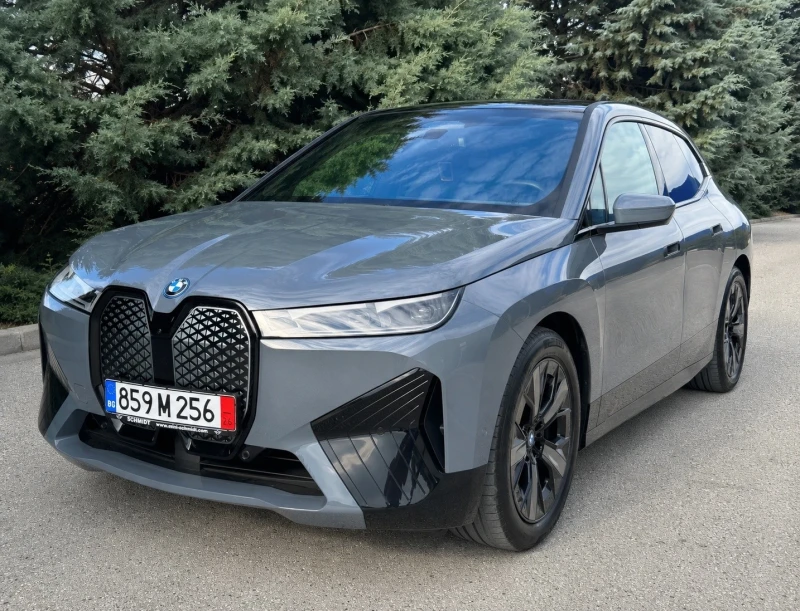 BMW iX 40MSport/Swarovski/PANO/Обдухване/Масаж/360/HeadUp - 41900 € / 81949.28 лв. - 53985160 1 | Car24.bg BMW iX 40MSport/Swarovski/PANO/Обдухване/Масаж/360/HeadUp - 41900 € / 81949.28 лв. - 53985160 1