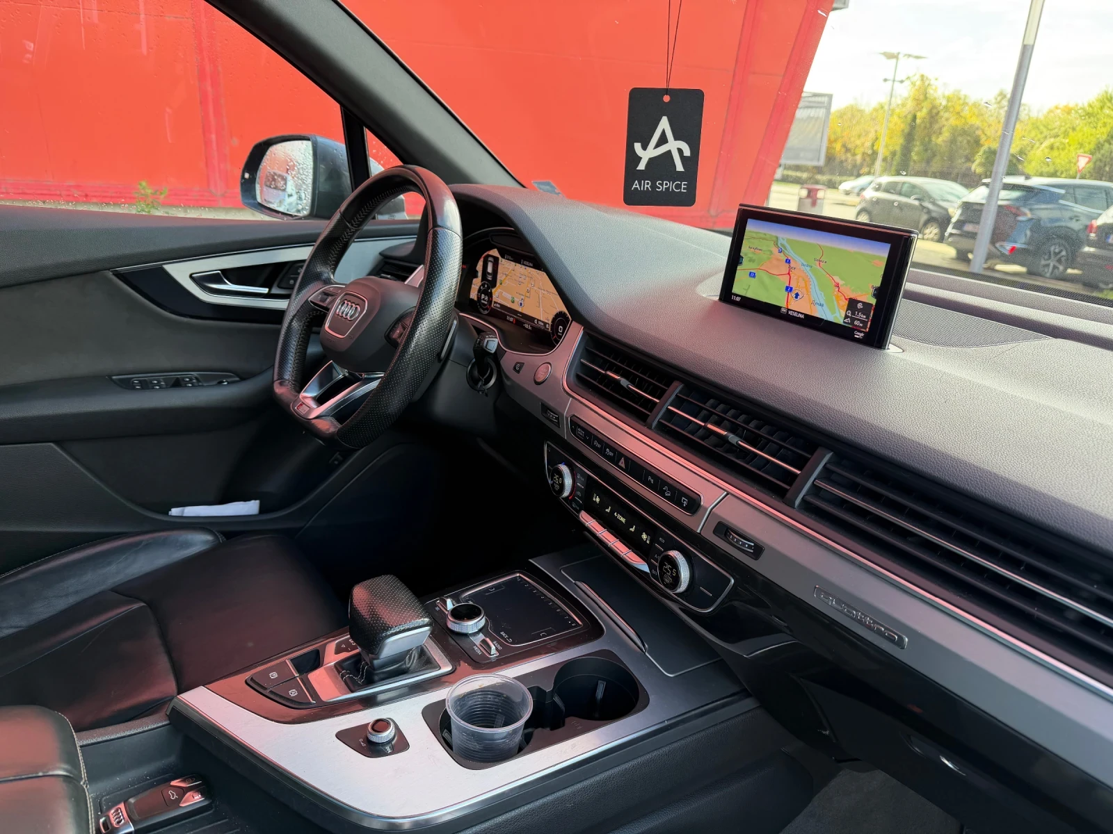 Audi Q7 138хКМ* БАРТЕР* 3.0TDI* Панорама* 7места* Дигитал - изображение 8 | Auto.bg Audi Q7 138хКМ* БАРТЕР* 3.0TDI* Панорама* 7места* Дигитал - изображение 8
