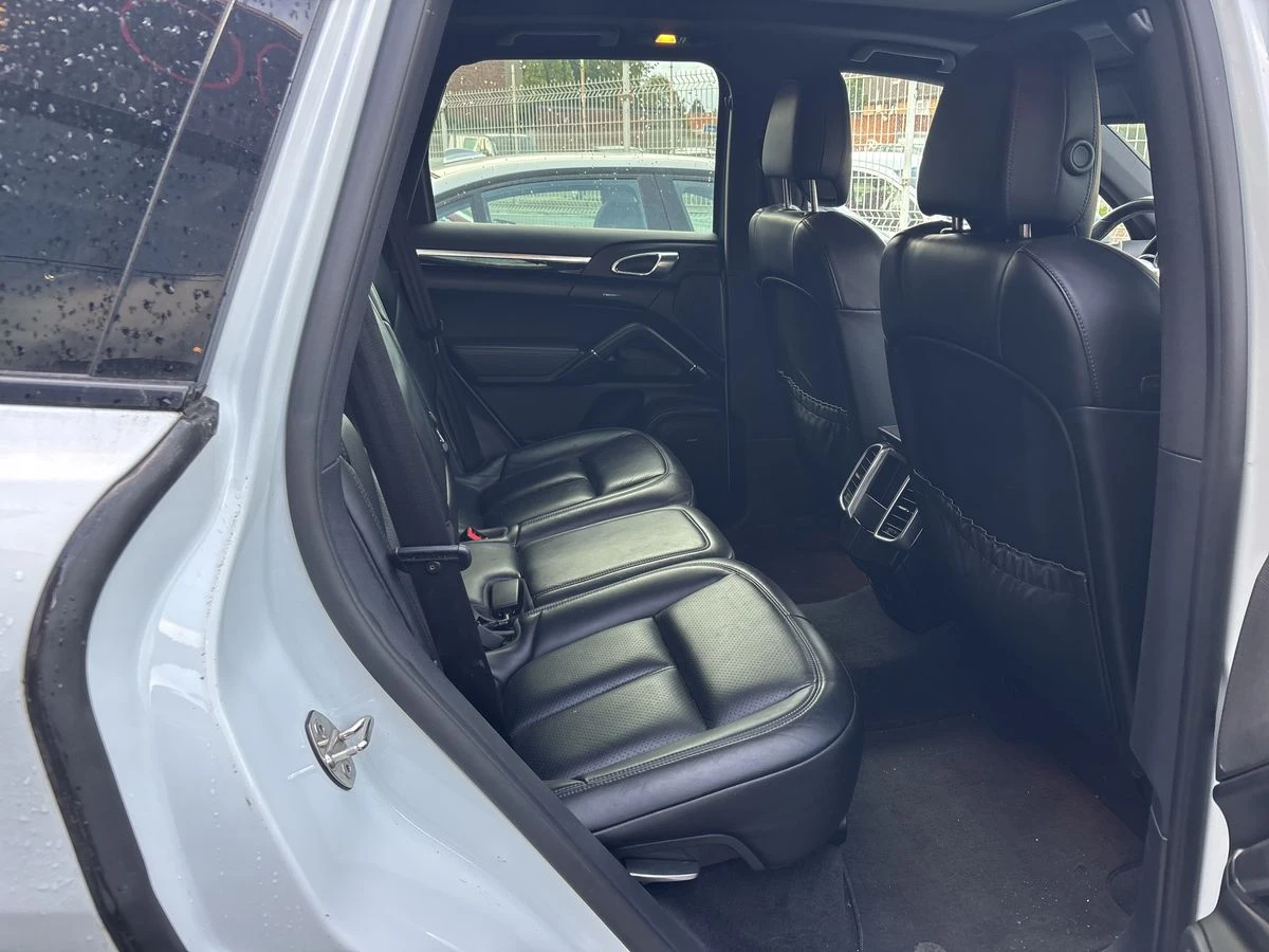 Porsche Cayenne Porsche Cayenne Diesel Platinum Edition* АВТОФИНАН - изображение 8 | Auto.bg Porsche Cayenne Porsche Cayenne Diesel Platinum Edition* АВТОФИНАН - изображение 8