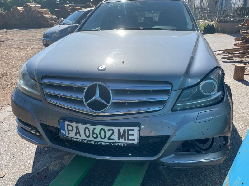 Mercedes-Benz 220 - 3599 € / 7039.03 лв. - 12847156 1 | Car24.bg Mercedes-Benz 220 - 3599 € / 7039.03 лв. - 12847156 1