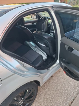 Mercedes-Benz C 220 2.2 CDI . 646 | Auto.bg — изображение 12 Mercedes-Benz C 220 2.2 CDI . 646 | Auto.bg — изображение 12