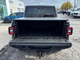 Jeep Gladiator Sport 80th Anniversary * CARFAX * БЕЗ ПЪРВОНАЧАЛНА | Auto.bg — изображение 15 Jeep Gladiator Sport 80th Anniversary * CARFAX * БЕЗ ПЪРВОНАЧАЛНА | Auto.bg — изображение 15