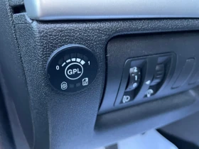 Renault Clio 1.2i Бензин/Газ/Navi/Италия/Юбилейно изпълнение - 4500 лв. / 2300.81 € - 41666576 11 | Car24.bg Renault Clio 1.2i Бензин/Газ/Navi/Италия/Юбилейно изпълнение - 4500 лв. / 2300.81 € - 41666576 11