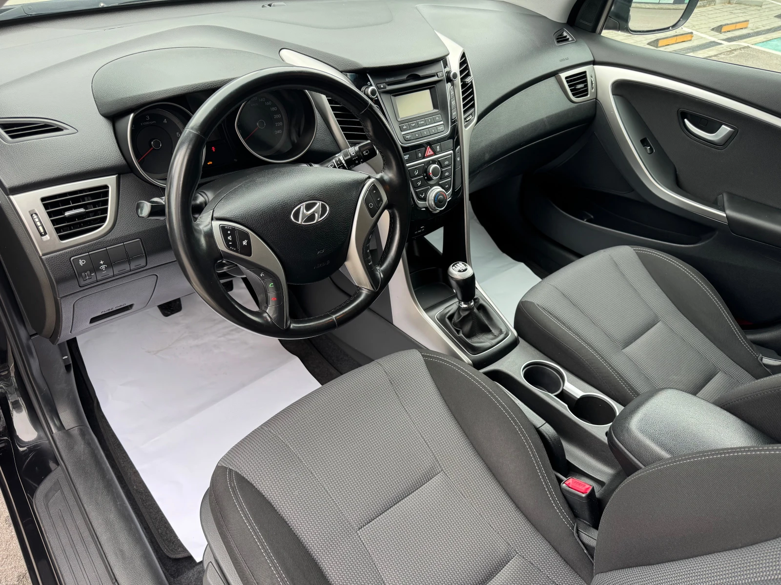 Hyundai I30 1.4 CRDI-90konq.  - изображение 7 | Auto.bg Hyundai I30 1.4 CRDI-90konq.  - изображение 7