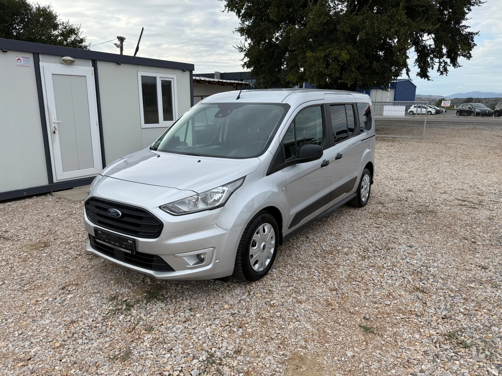 Ford Connect MAXI/1.5d/4+ 1/EURO6 - изображение 5 | Auto.bg Ford Connect MAXI/1.5d/4+ 1/EURO6 - изображение 5