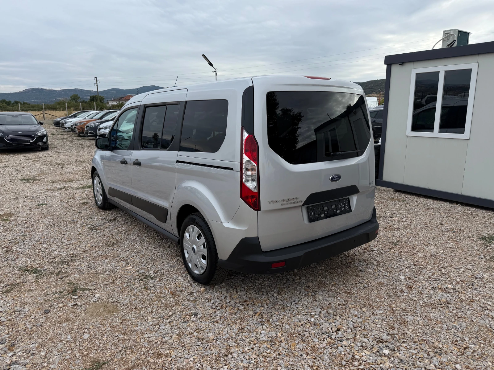 Ford Connect MAXI/1.5d/4+ 1/EURO6 - изображение 4 | Auto.bg Ford Connect MAXI/1.5d/4+ 1/EURO6 - изображение 4