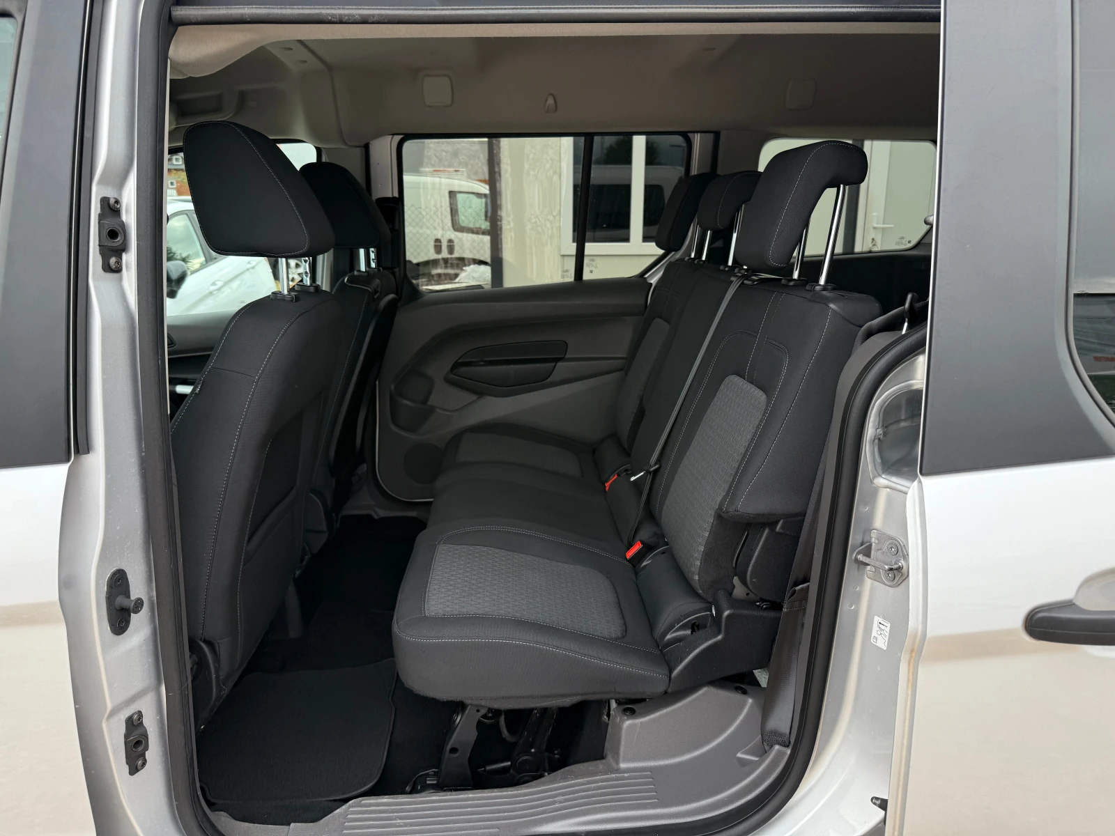 Ford Connect MAXI/1.5d/4+ 1/EURO6 - изображение 8 | Auto.bg Ford Connect MAXI/1.5d/4+ 1/EURO6 - изображение 8
