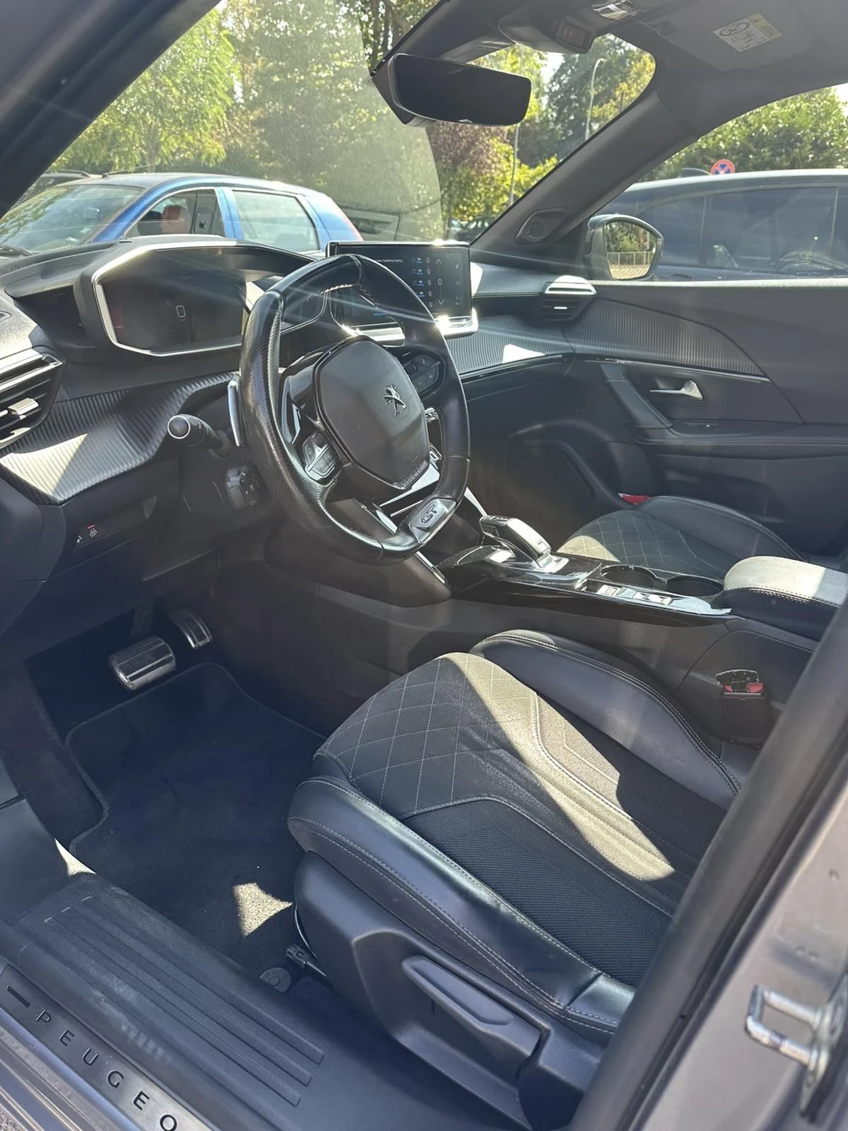 Peugeot 2008 New Line Up GT PACK 1.2 PureTech 130 EAT8 EURO6 - изображение 6 | Auto.bg Peugeot 2008 New Line Up GT PACK 1.2 PureTech 130 EAT8 EURO6 - изображение 6