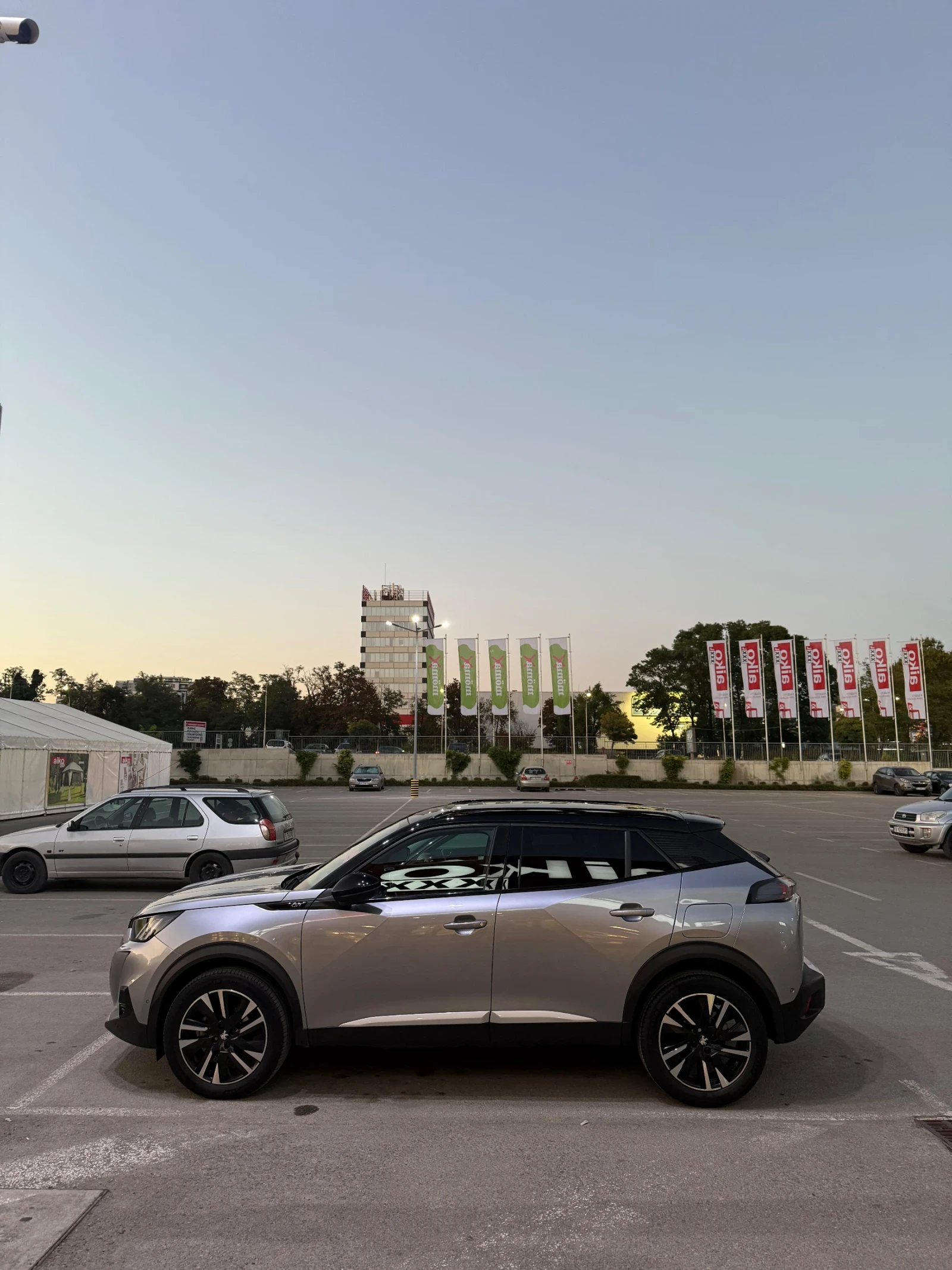 Peugeot 2008 New Line Up GT PACK 1.2 PureTech 130 EAT8 EURO6 - изображение 4 | Auto.bg Peugeot 2008 New Line Up GT PACK 1.2 PureTech 130 EAT8 EURO6 - изображение 4
