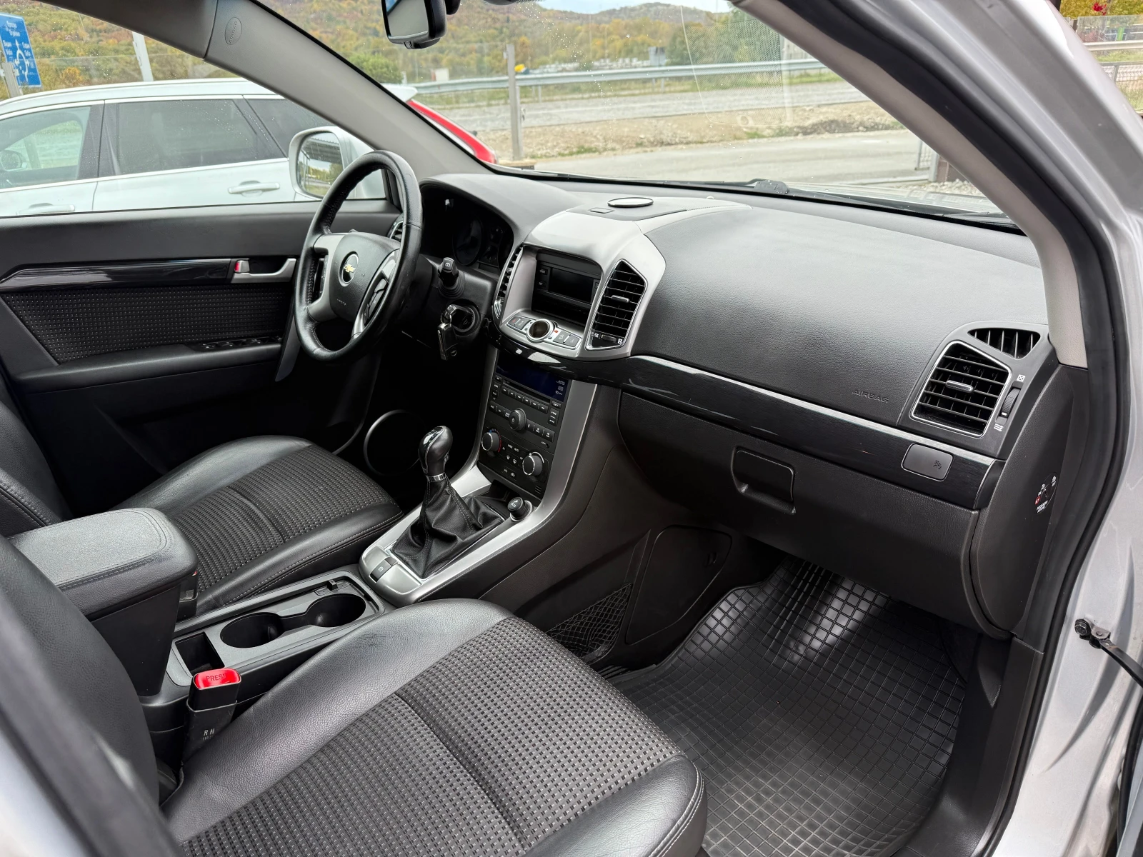Chevrolet Captiva 2, 2CDTI НОВ ВНОС !! РЕАЛНИ 147000 КМ  - изображение 9 | Auto.bg Chevrolet Captiva 2, 2CDTI НОВ ВНОС !! РЕАЛНИ 147000 КМ  - изображение 9