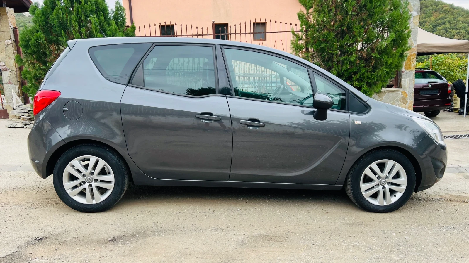 Opel Meriva 1.3CDTI-95ps-Внос от Германия-ПЕРФЕКТНА !!! - изображение 6 | Auto.bg Opel Meriva 1.3CDTI-95ps-Внос от Германия-ПЕРФЕКТНА !!! - изображение 6