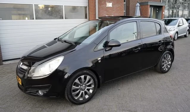 Opel Corsa 1.2 16v 111 Edition - 2400 € / 4693.99 лв. - 45618983 1 | Car24.bg Opel Corsa 1.2 16v 111 Edition - 2400 € / 4693.99 лв. - 45618983 1