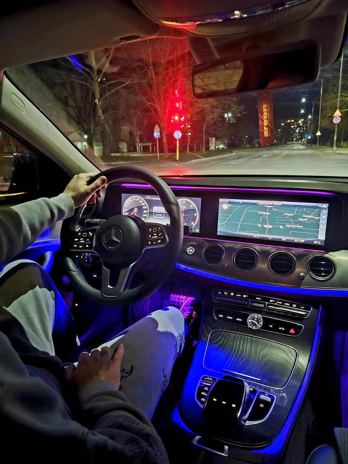 Mercedes-Benz E 220 AMG Optic - изображение 10 | Auto.bg Mercedes-Benz E 220 AMG Optic - изображение 10