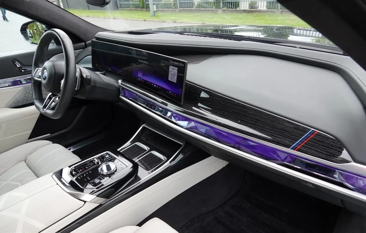 BMW 740 M-Sport xDrive, Massage, B/W - изображение 8 | Auto.bg BMW 740 M-Sport xDrive, Massage, B/W - изображение 8
