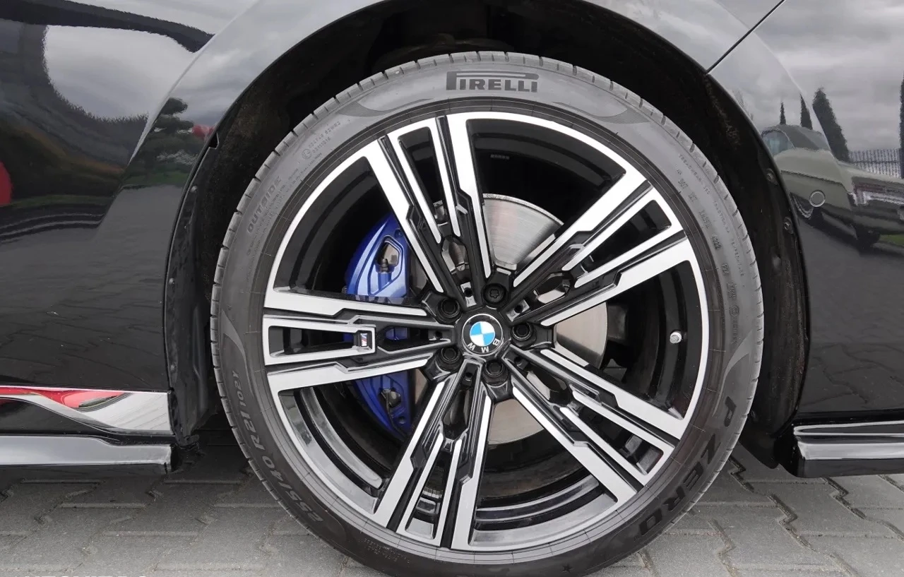 BMW 740 M-Sport xDrive, Massage, B/W - изображение 5 | Auto.bg BMW 740 M-Sport xDrive, Massage, B/W - изображение 5