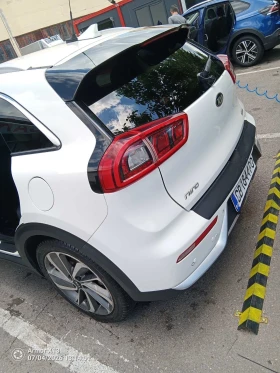 Kia Niro Hybrid + - 9200 € / 17993.64 лв. - 59596701 5 | Car24.bg Kia Niro Hybrid + - 9200 € / 17993.64 лв. - 59596701 5
