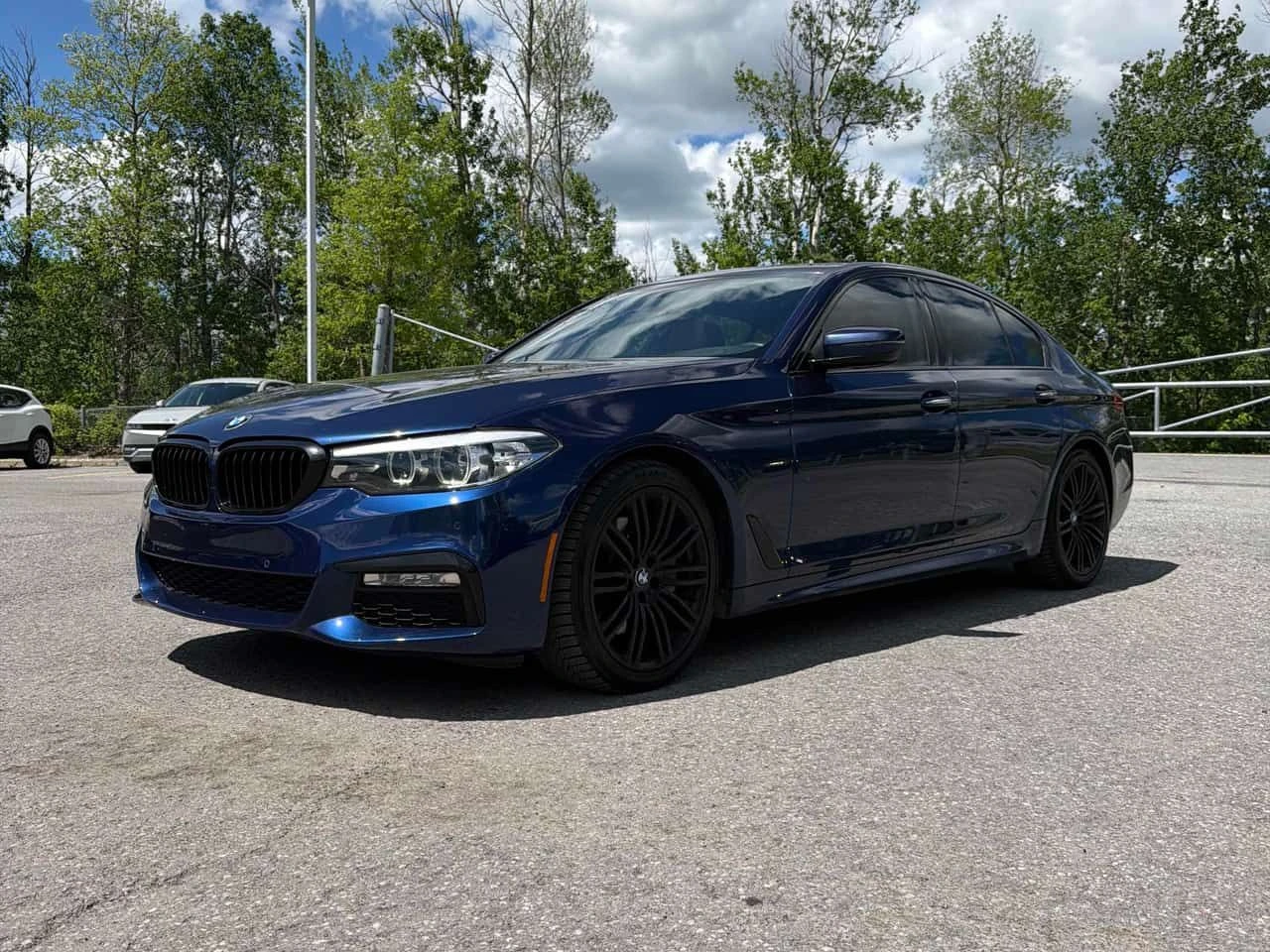 BMW 540 * xDrive * ОБДУХВАНЕ * HARMAN/KARDON * HEAD-UP * | Auto.bg — изображение 1 BMW 540 * xDrive * ОБДУХВАНЕ * HARMAN/KARDON * HEAD-UP * | Auto.bg — изображение 1