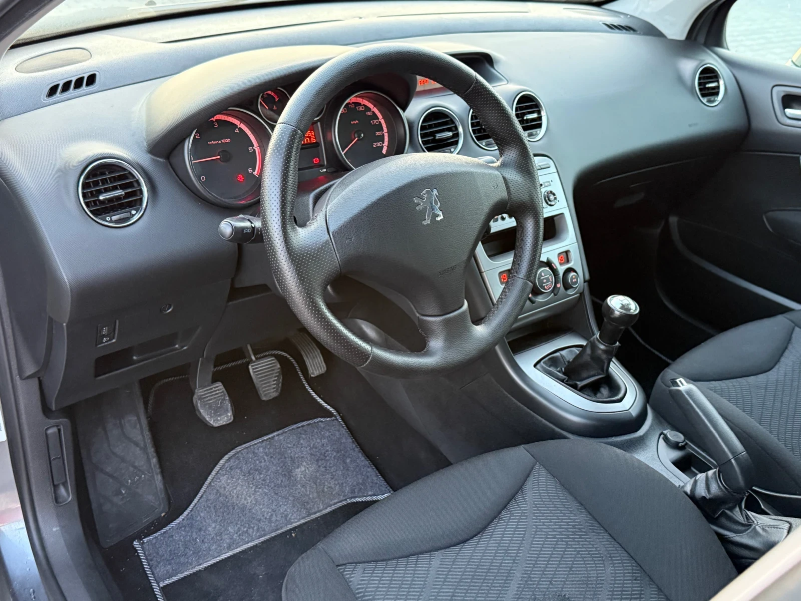 Peugeot 308 1.6HDI 90кс Италия - изображение 10 | Auto.bg Peugeot 308 1.6HDI 90кс Италия - изображение 10