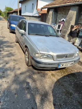 Снимка Volvo V40