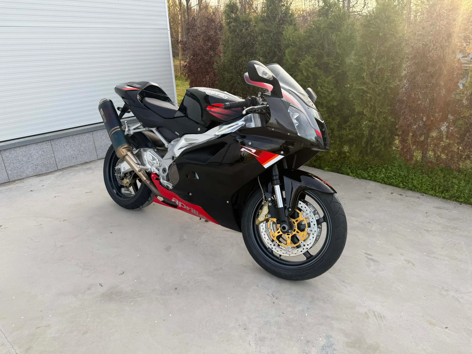 Aprilia RSV4 RSV 1000 | Auto.bg — изображение 1 Aprilia RSV4 RSV 1000 | Auto.bg — изображение 1