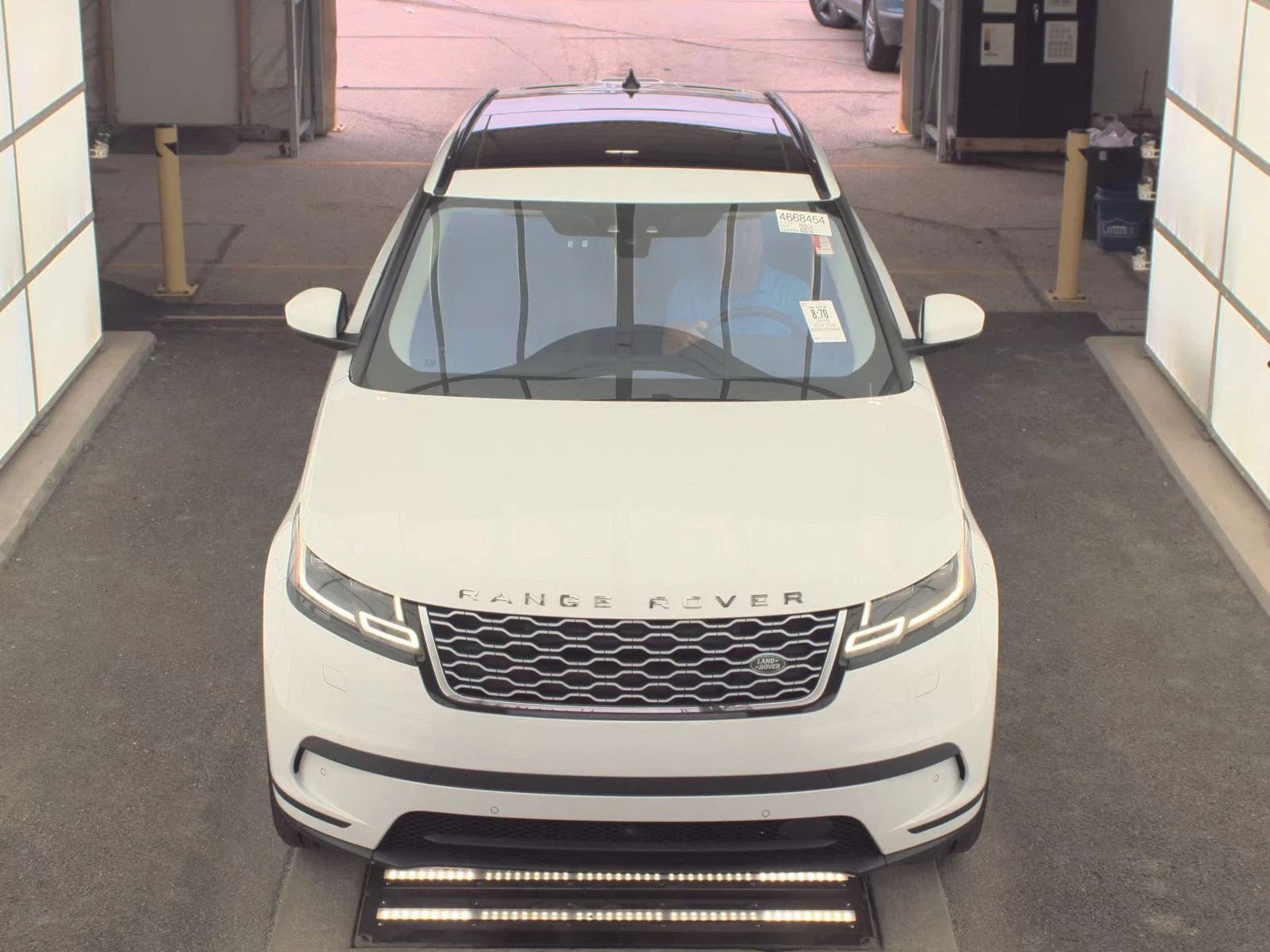 Land Rover Range Rover Velar DIESEL* MERIDIAN* PANO*  - изображение 2 | Auto.bg Land Rover Range Rover Velar DIESEL* MERIDIAN* PANO*  - изображение 2