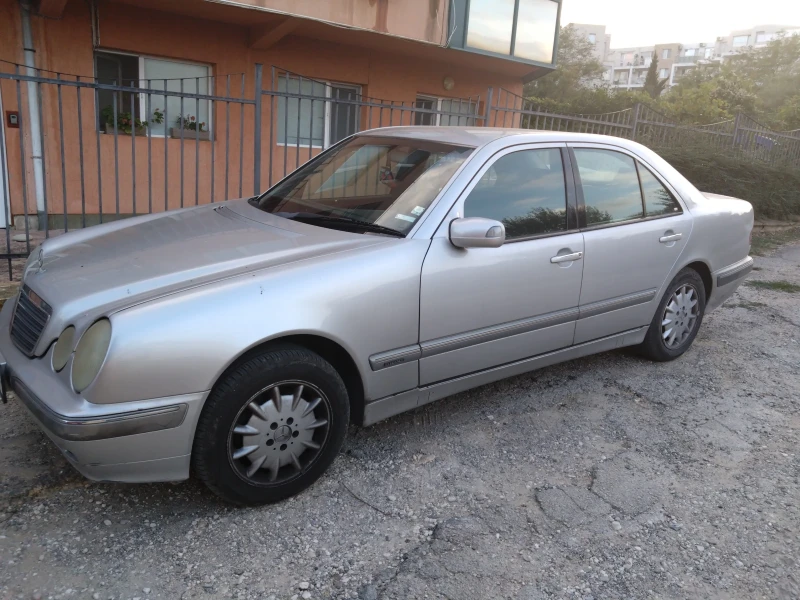Mercedes-Benz E 270 Е270 CDI - 1900 € / 3716.08 лв. - 95968656 1 | Car24.bg Mercedes-Benz E 270 Е270 CDI - 1900 € / 3716.08 лв. - 95968656 1