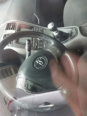 Toyota Auris 2.2D - 6300 лв. / 3221.14 € - 43515355 2 | Car24.bg Toyota Auris 2.2D - 6300 лв. / 3221.14 € - 43515355 2