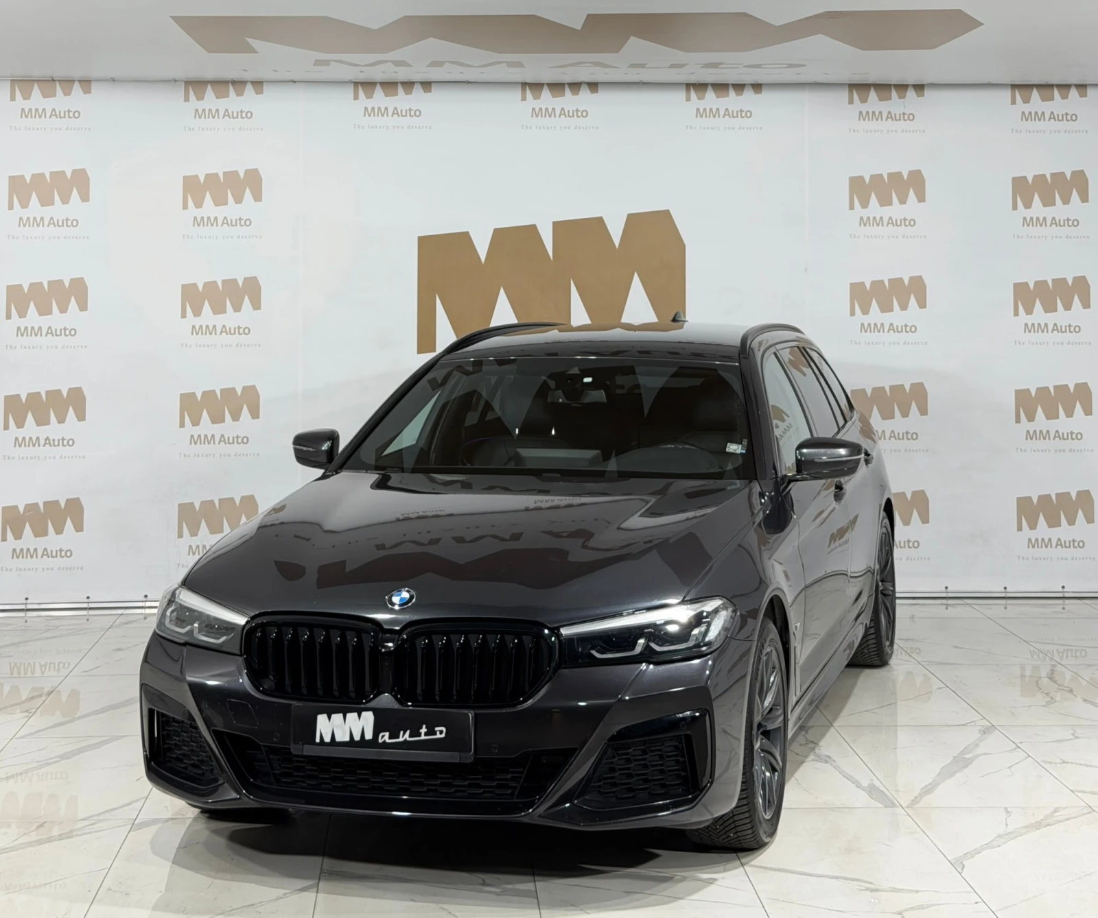 BMW 520 d Touring* M-Sport* Shadow Line* Ambient | Auto.bg — изображение 1 BMW 520 d Touring* M-Sport* Shadow Line* Ambient | Auto.bg — изображение 1