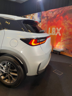 Lexus UX LBX  10   | Mobile.bg   10