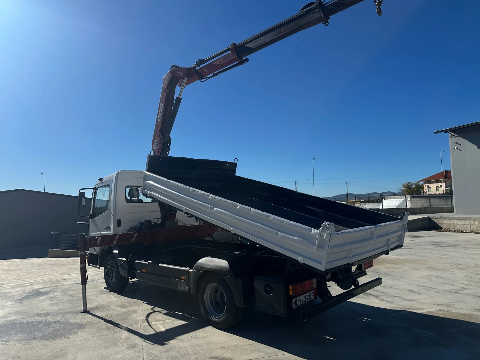 Mercedes-Benz Atego 815* Тристранен самосвал с кран* HMF500 - изображение 5 | Auto.bg Mercedes-Benz Atego 815* Тристранен самосвал с кран* HMF500 - изображение 5