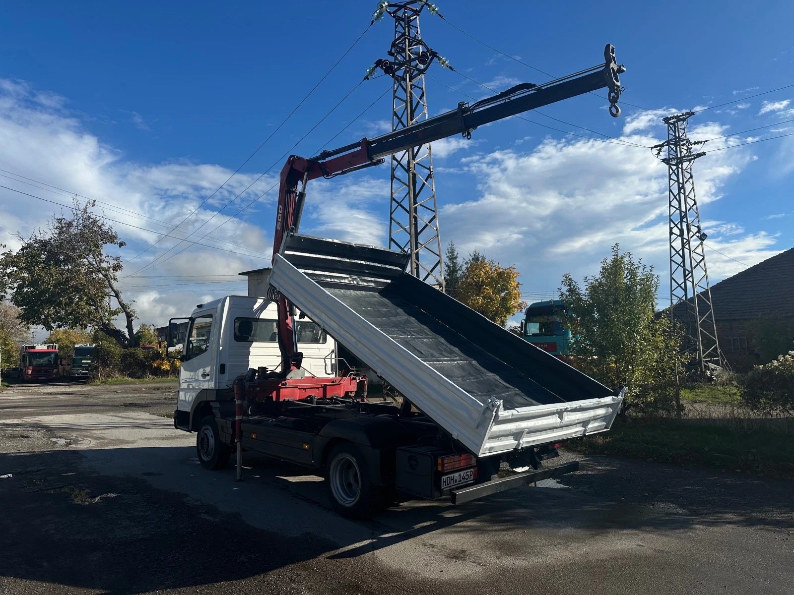 Mercedes-Benz Atego 815* Тристранен самосвал с кран* HMF500 - изображение 5 | Auto.bg Mercedes-Benz Atego 815* Тристранен самосвал с кран* HMF500 - изображение 5