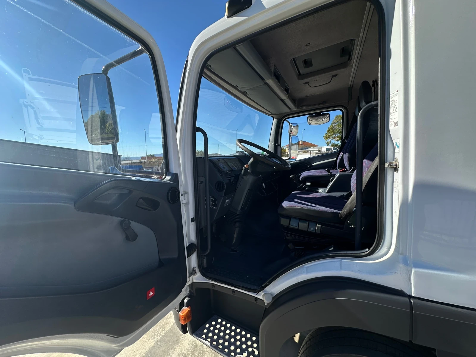 Mercedes-Benz Atego 815* Тристранен самосвал с кран* HMF500 - изображение 10 | Auto.bg Mercedes-Benz Atego 815* Тристранен самосвал с кран* HMF500 - изображение 10