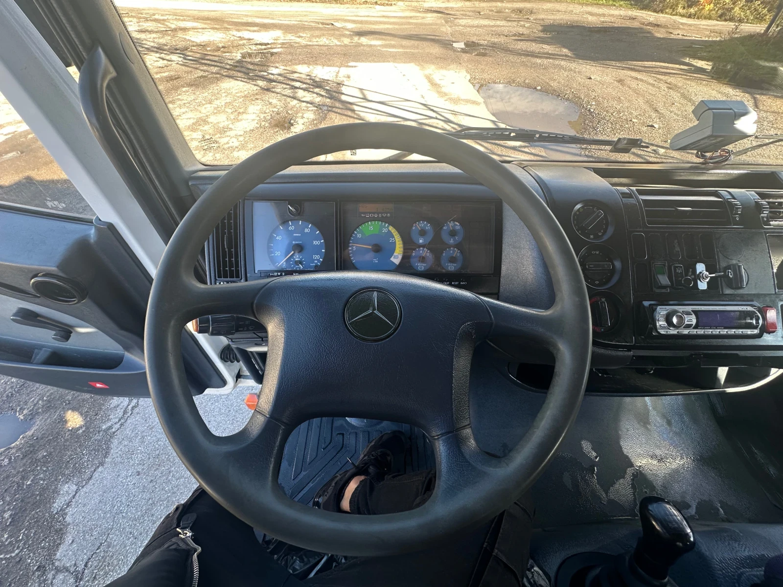 Mercedes-Benz Atego 815* Тристранен самосвал с кран* HMF500 - изображение 10 | Auto.bg Mercedes-Benz Atego 815* Тристранен самосвал с кран* HMF500 - изображение 10