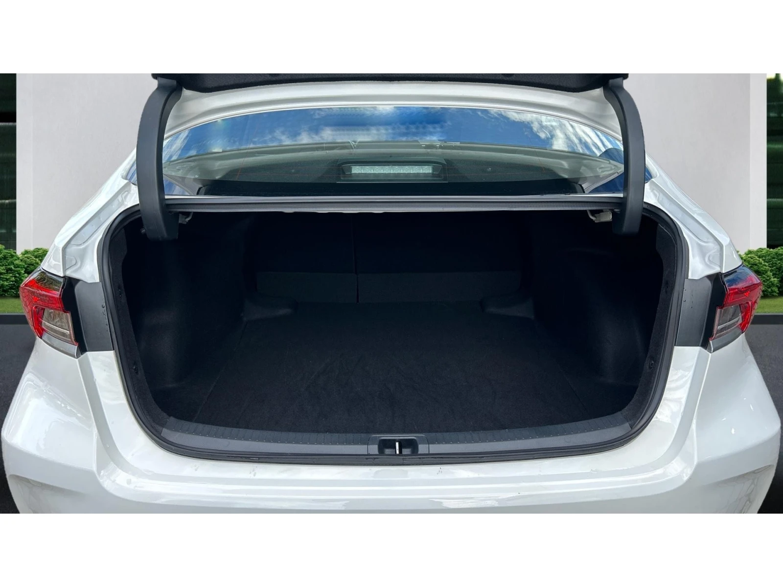 Toyota Corolla Месечна вноска от 450 лв. - изображение 10 | Auto.bg Toyota Corolla Месечна вноска от 450 лв. - изображение 10