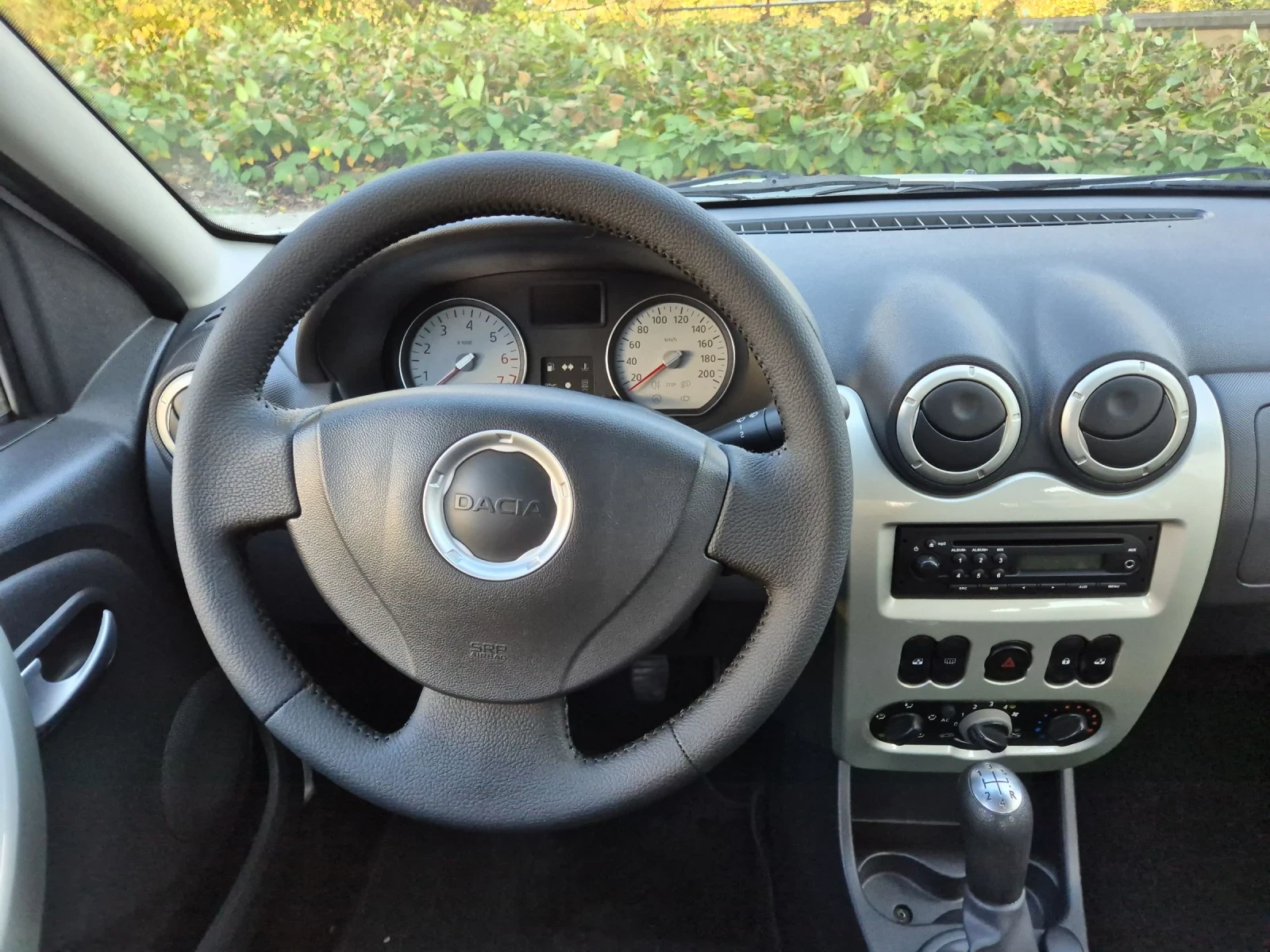 Dacia Sandero 1.2i 143000km Климатик - изображение 9 | Auto.bg Dacia Sandero 1.2i 143000km Климатик - изображение 9