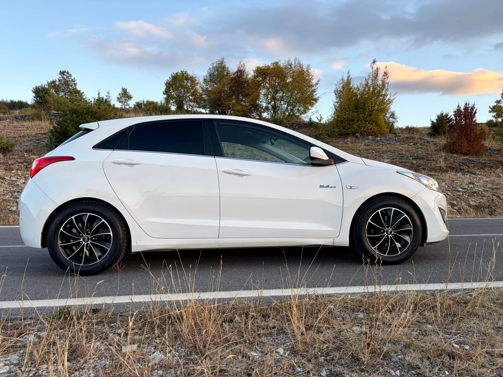 Hyundai I30 1.6 CRDI Blue Drive <Мултимедия> - изображение 5 | Auto.bg Hyundai I30 1.6 CRDI Blue Drive <Мултимедия> - изображение 5