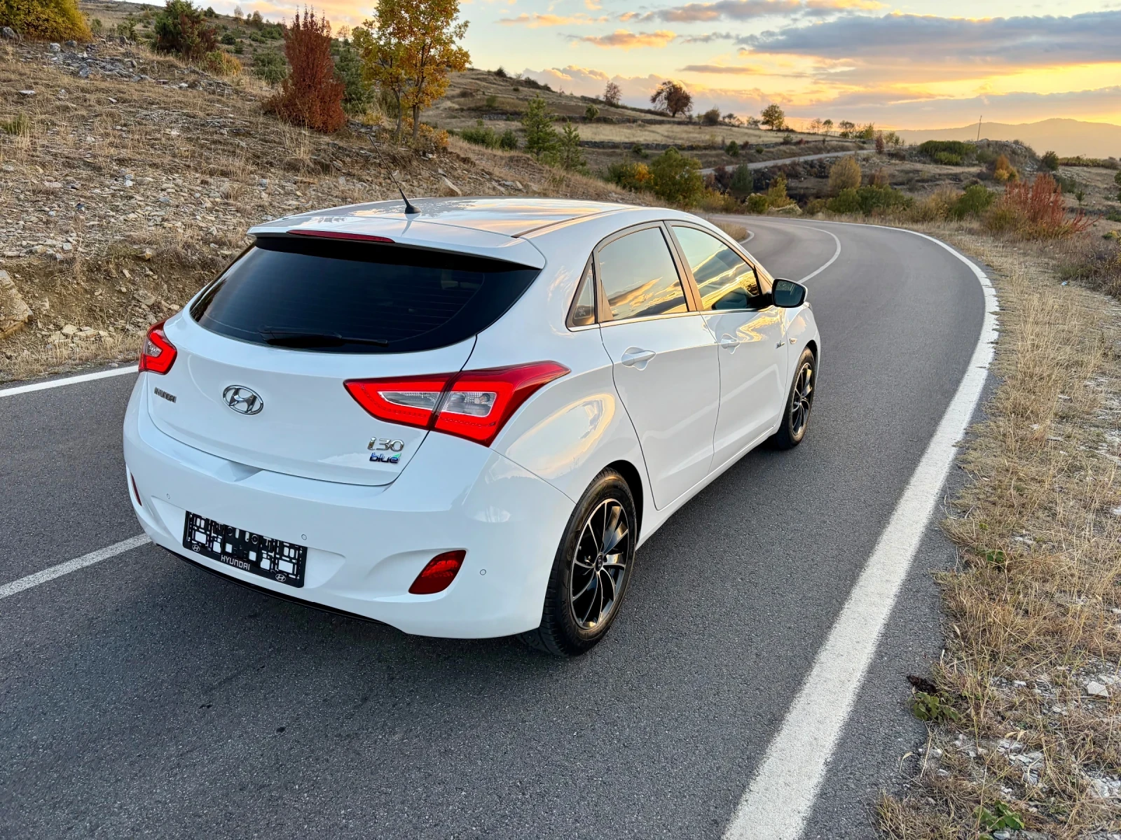 Hyundai I30 1.6 CRDI Blue Drive <Мултимедия> - изображение 4 | Auto.bg Hyundai I30 1.6 CRDI Blue Drive <Мултимедия> - изображение 4