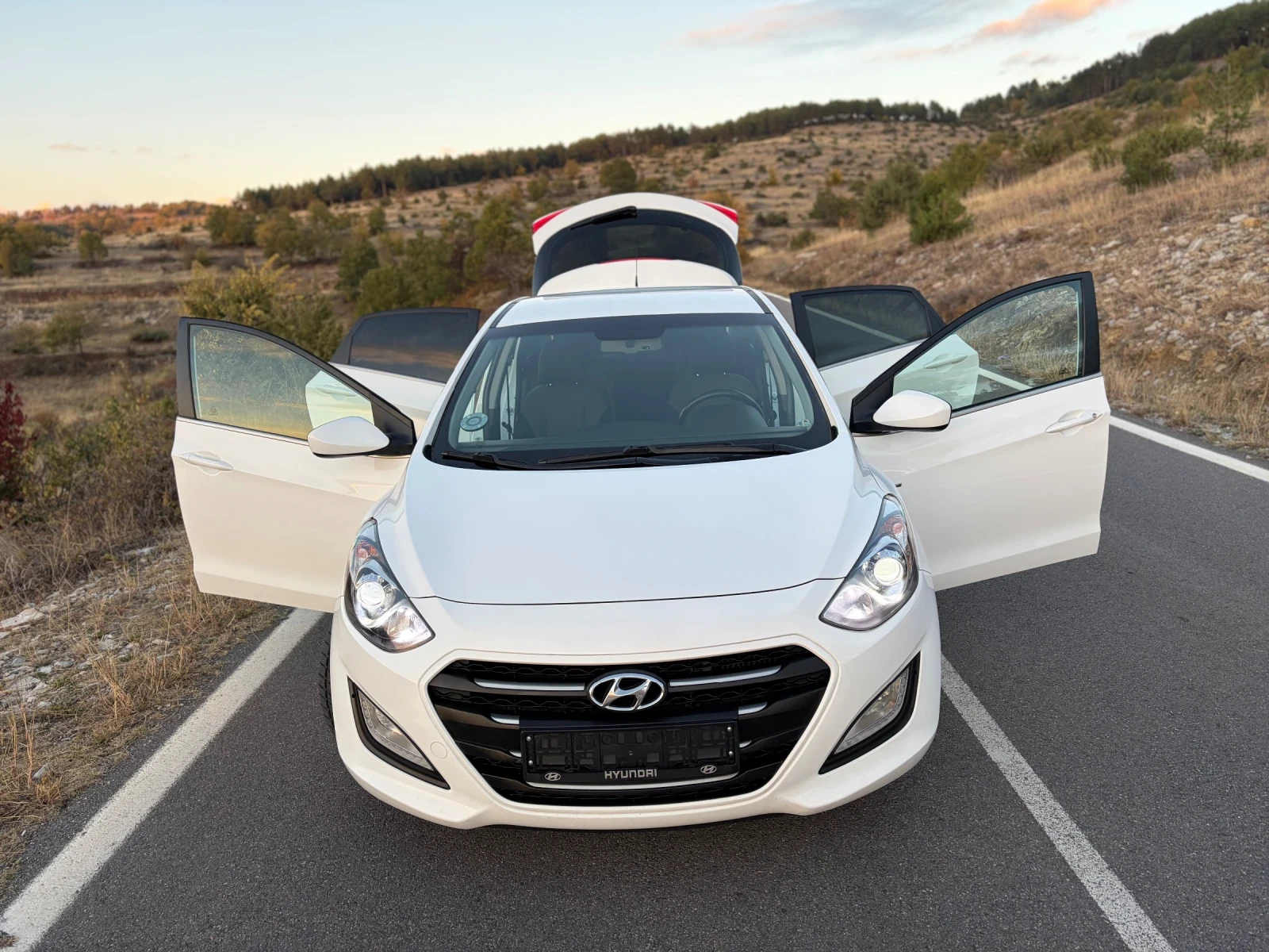 Hyundai I30 1.6 CRDI Blue Drive <Мултимедия> - изображение 10 | Auto.bg Hyundai I30 1.6 CRDI Blue Drive <Мултимедия> - изображение 10