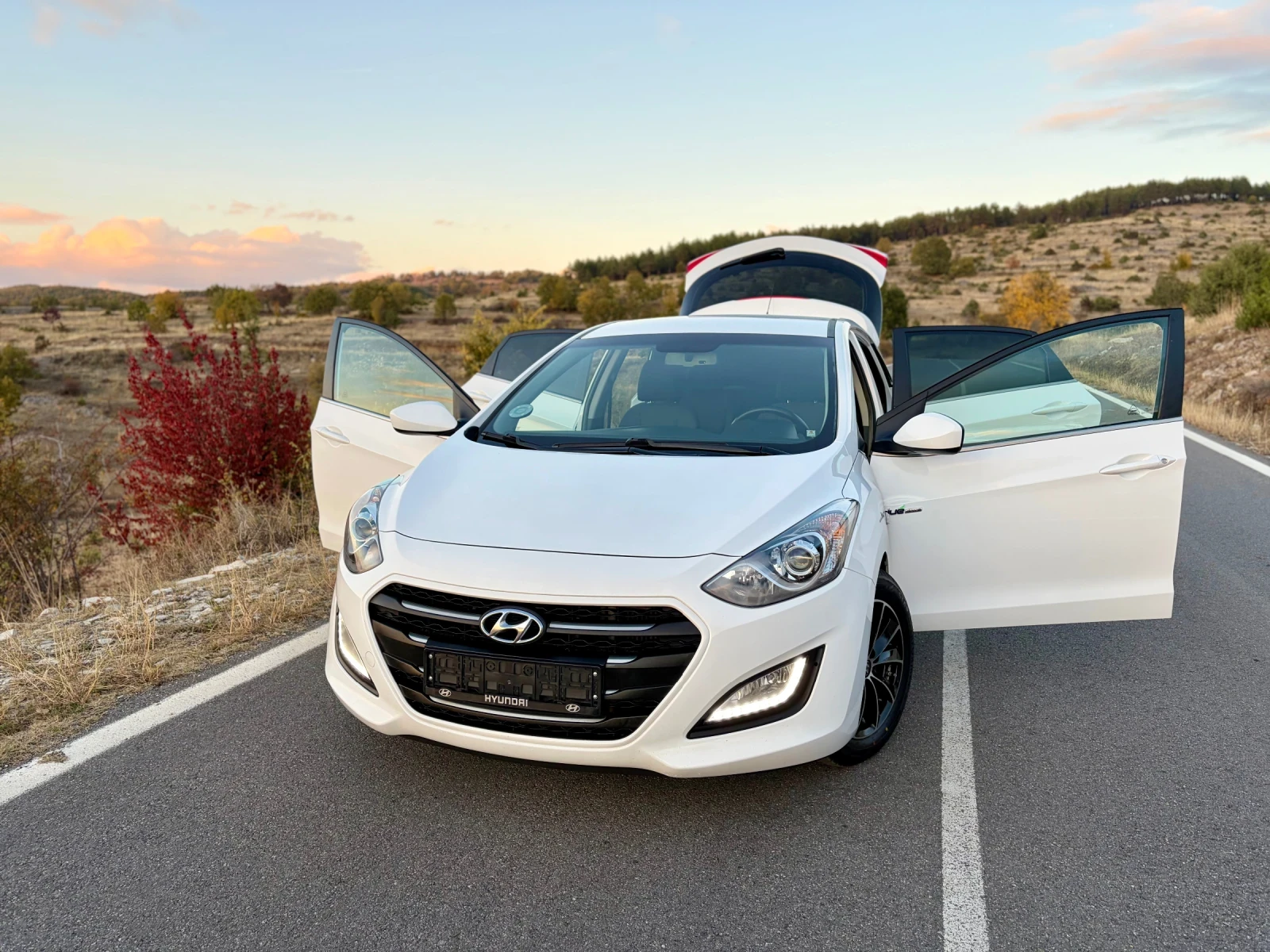 Hyundai I30 1.6 CRDI Blue Drive <Мултимедия> - изображение 8 | Auto.bg Hyundai I30 1.6 CRDI Blue Drive <Мултимедия> - изображение 8