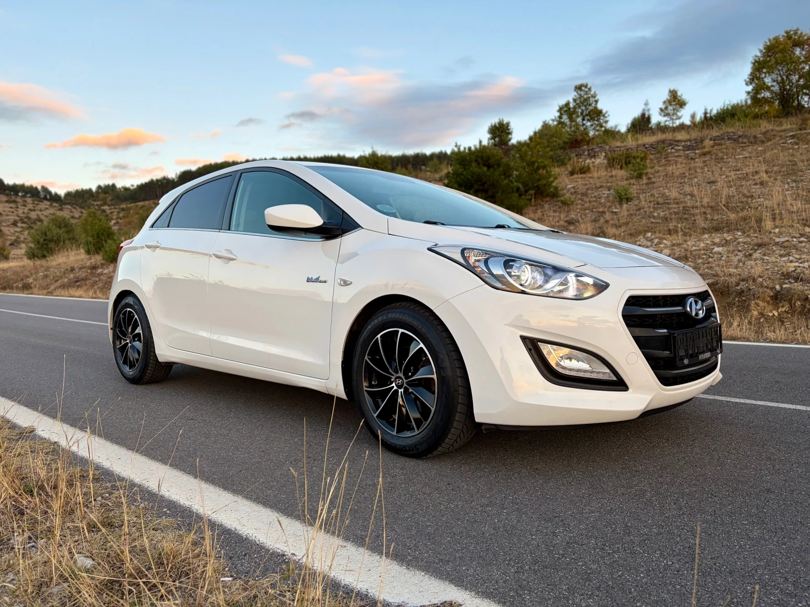 Hyundai I30 1.6 CRDI Blue Drive <Мултимедия> - изображение 6 | Auto.bg Hyundai I30 1.6 CRDI Blue Drive <Мултимедия> - изображение 6