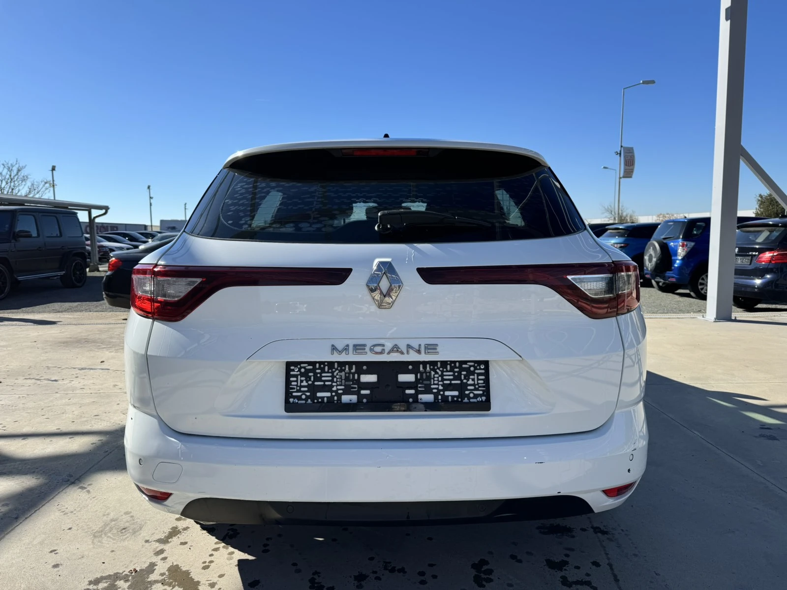 Renault Megane 110ps* Нави* Камера* Клима* Паркт*  - изображение 4 | Auto.bg Renault Megane 110ps* Нави* Камера* Клима* Паркт*  - изображение 4