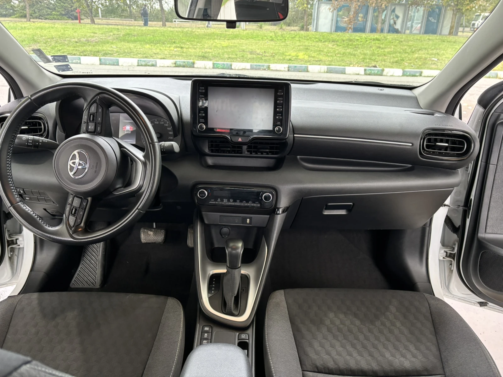 Toyota Yaris Гаранционен 2032 - изображение 8 | Auto.bg Toyota Yaris Гаранционен 2032 - изображение 8