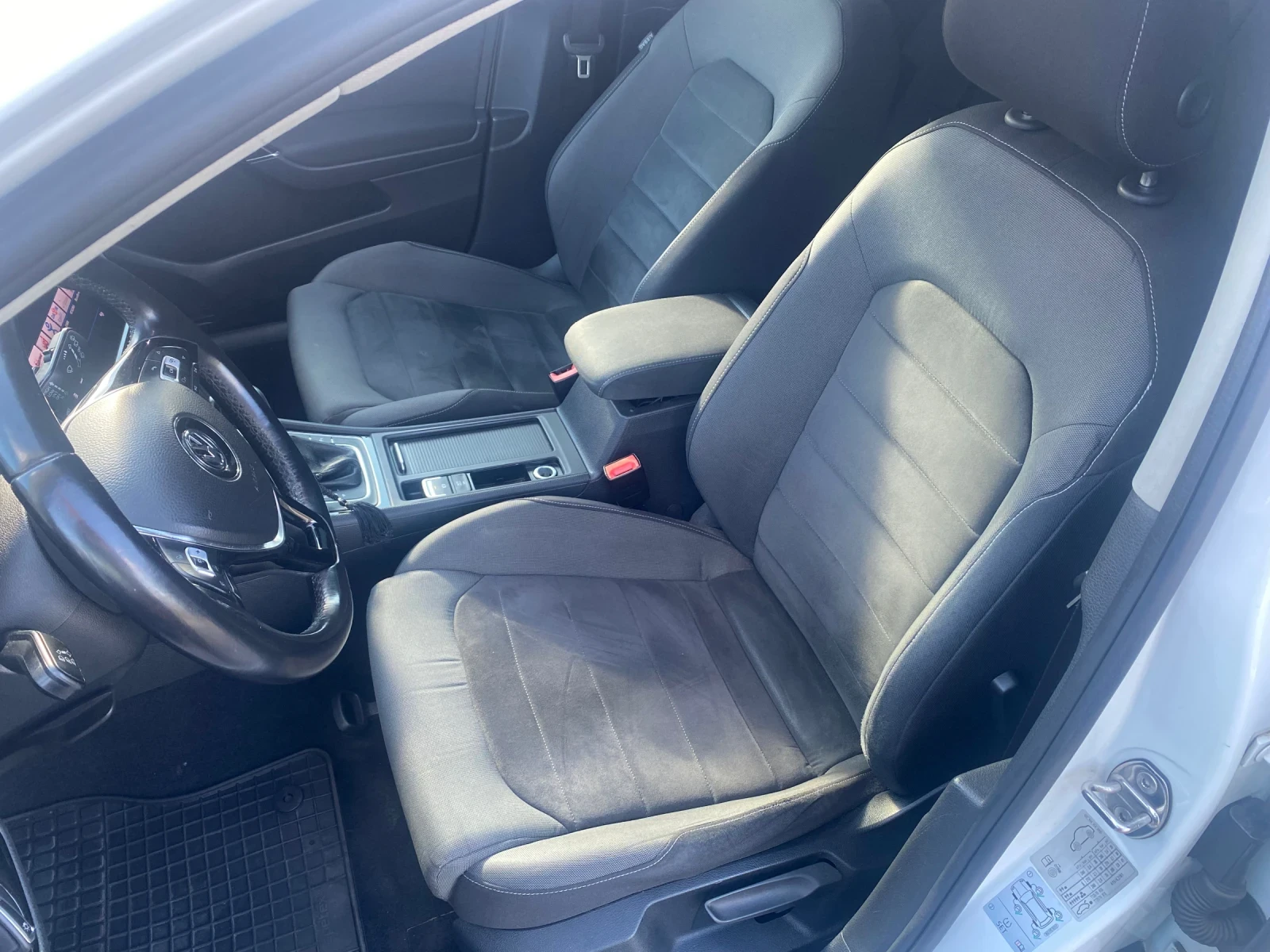 VW Golf VW Golf Vll 1.6TDI * 116kc* DSG* DIGITAL - изображение 7 | Auto.bg VW Golf VW Golf Vll 1.6TDI * 116kc* DSG* DIGITAL - изображение 7