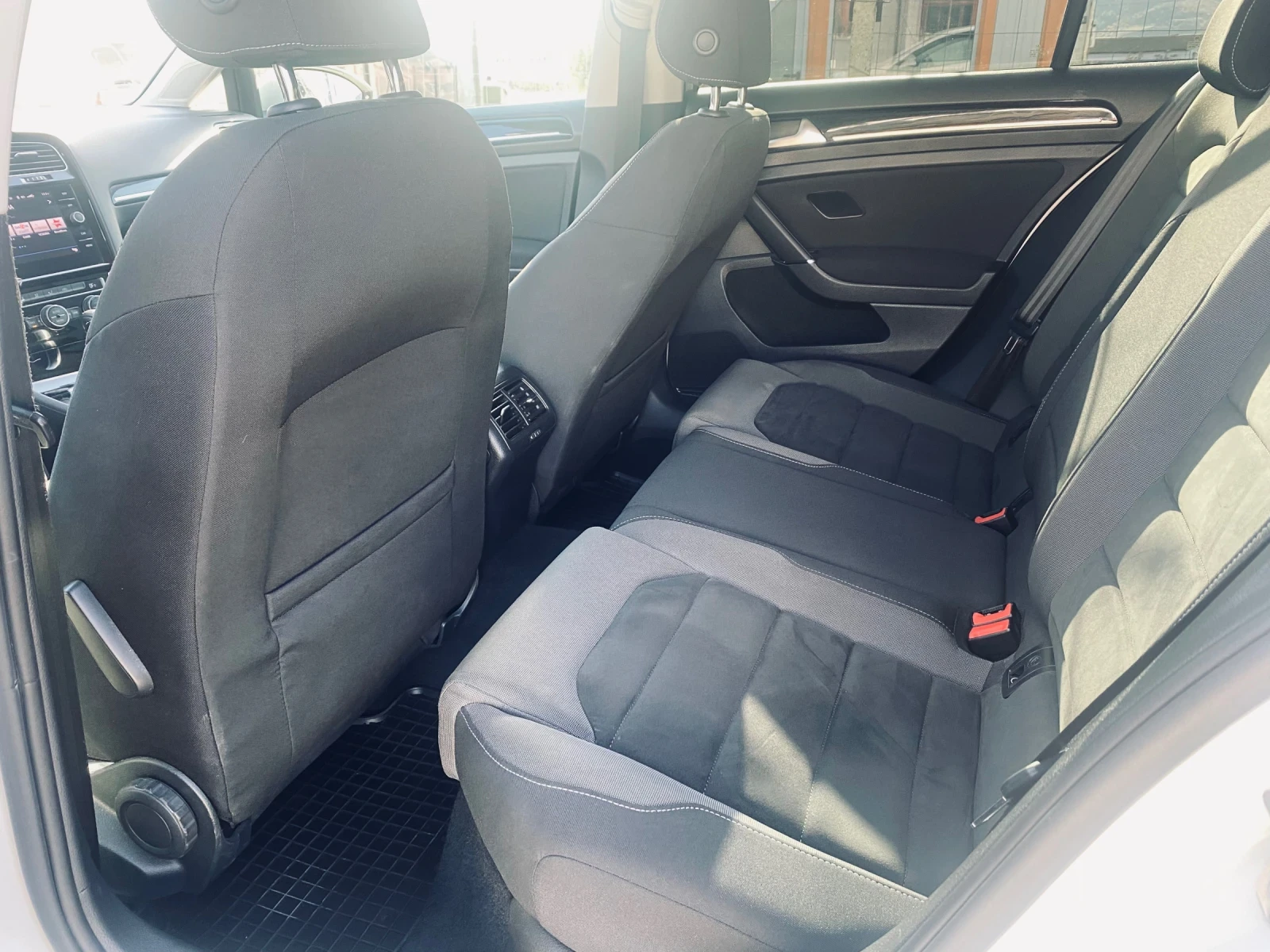 VW Golf VW Golf Vll 1.6TDI * 116kc* DSG* DIGITAL - изображение 8 | Auto.bg VW Golf VW Golf Vll 1.6TDI * 116kc* DSG* DIGITAL - изображение 8