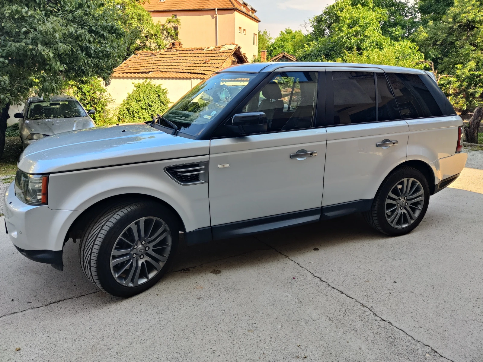 Land Rover Range Rover Sport  - изображение 2 | Auto.bg Land Rover Range Rover Sport  - изображение 2