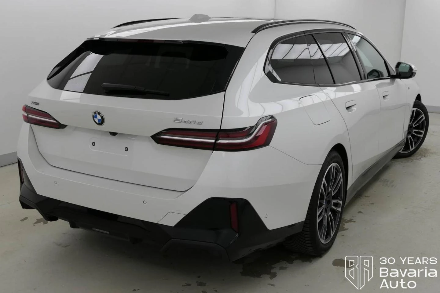 BMW 540 d xDrive Touring M Sport Paket Steptronic - изображение 3 | Auto.bg BMW 540 d xDrive Touring M Sport Paket Steptronic - изображение 3