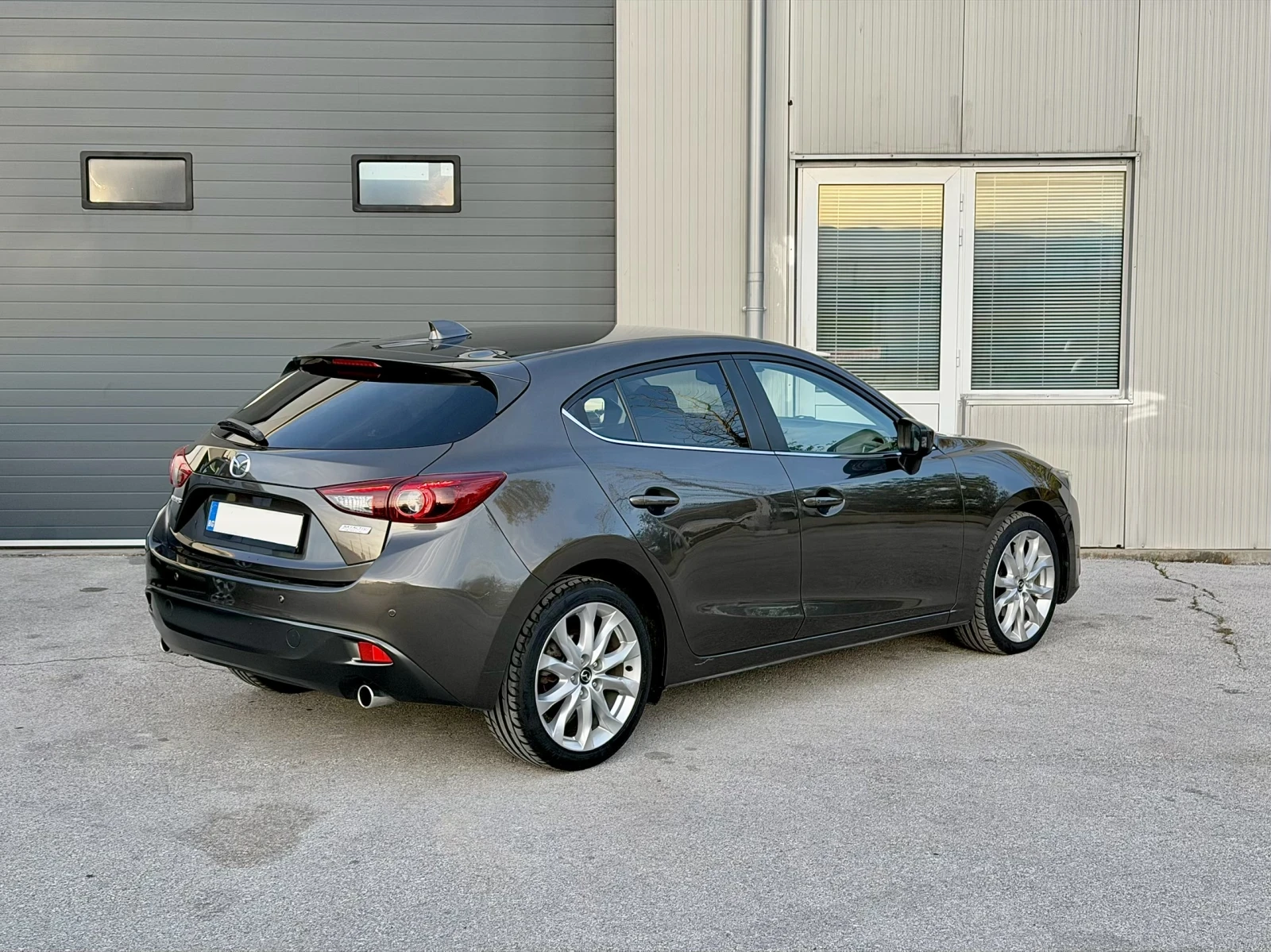 Mazda 3 2.2d Automatic* Xenon* Bose* Navi* Подгрев* HeadUP - изображение 6 | Auto.bg Mazda 3 2.2d Automatic* Xenon* Bose* Navi* Подгрев* HeadUP - изображение 6
