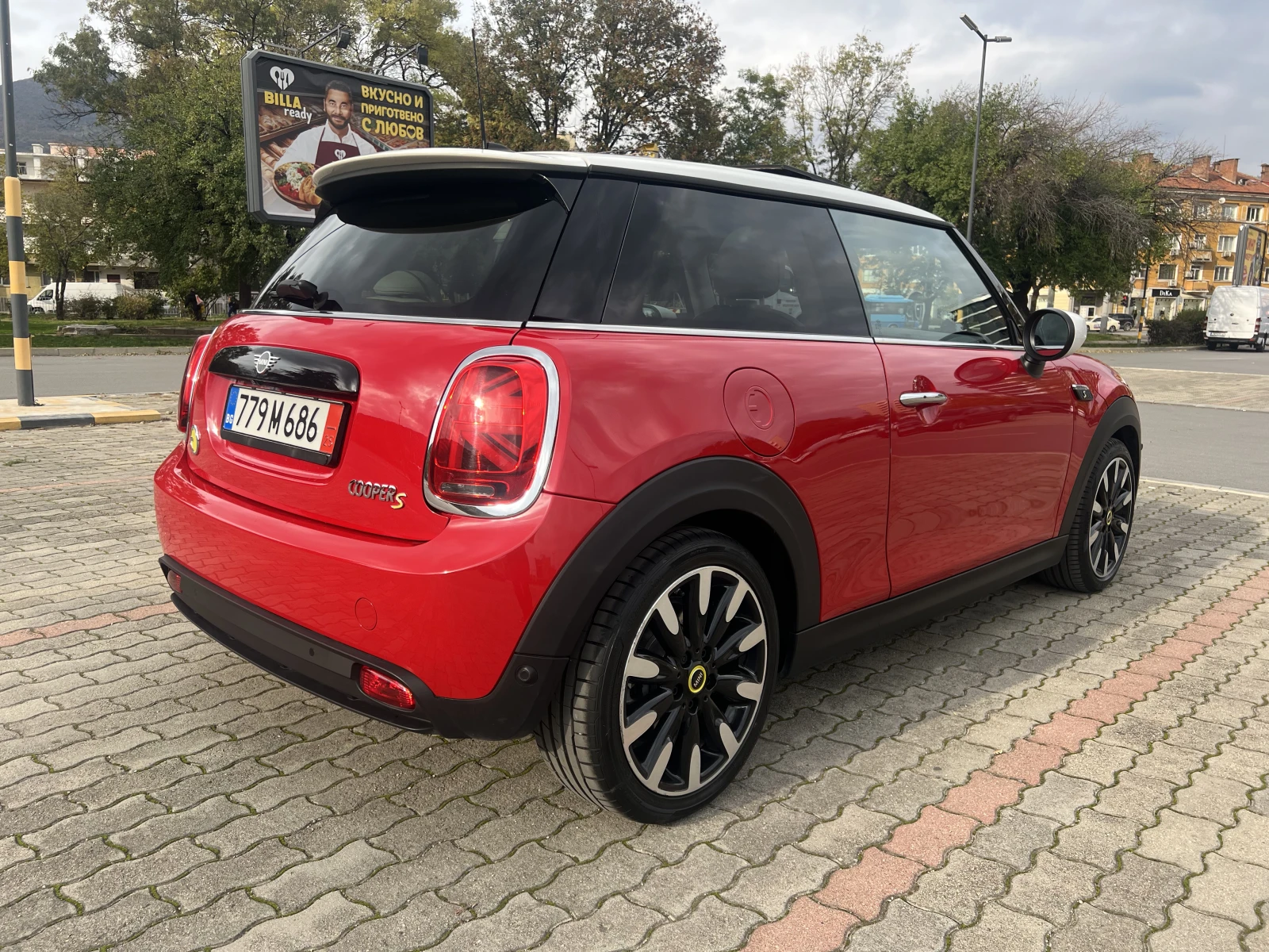 Mini Cooper s SE Facelift - изображение 4 | Auto.bg Mini Cooper s SE Facelift - изображение 4