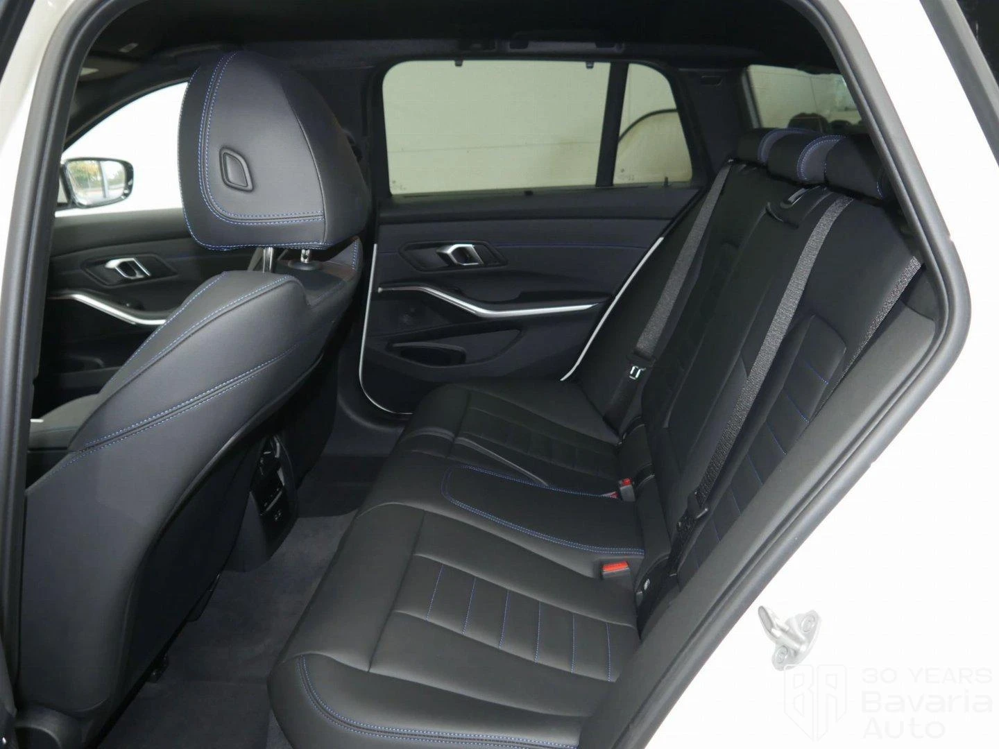 BMW 318 i Touring M Sport Paket Steptronic - изображение 8 | Auto.bg BMW 318 i Touring M Sport Paket Steptronic - изображение 8